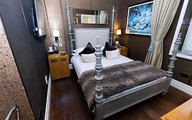 Karma Sanctum Soho Hotel